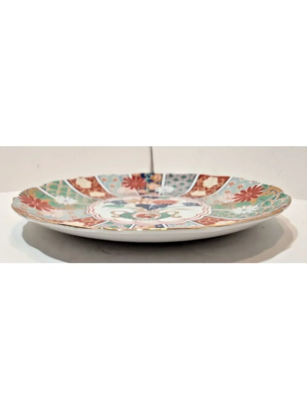 Vintage Arita Imari Japan Fan Pattern Dinner Plate Red Green Blue Scalloped Edge